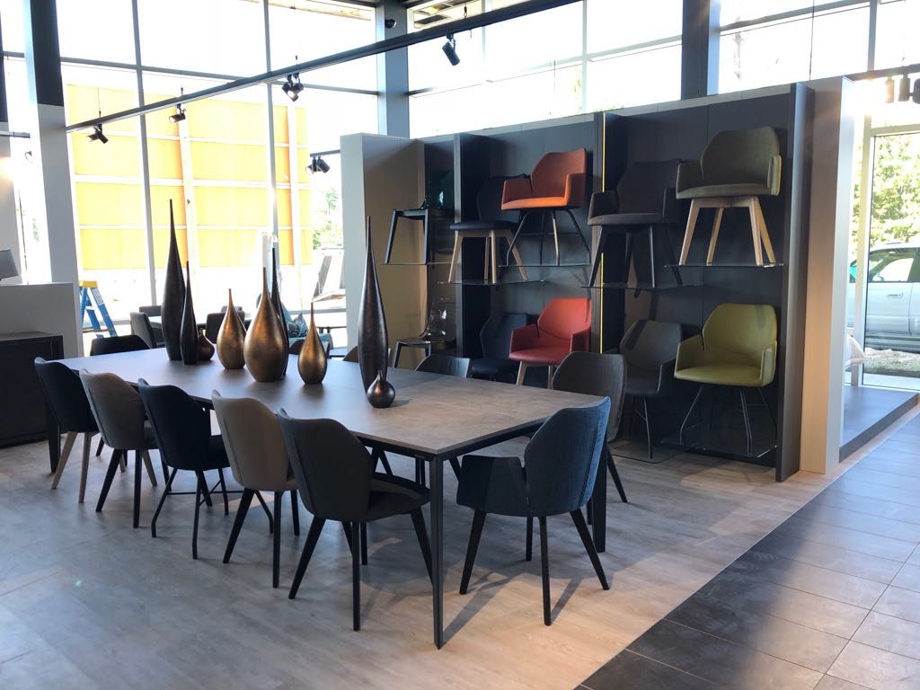 Meubles Gautier Montréal | Sortie 28 Autoroute 15, 1250 Boulevard Michèle-Bohec, Blainville, QC J7C 5S4, Canada | Phone: (514) 395-9898