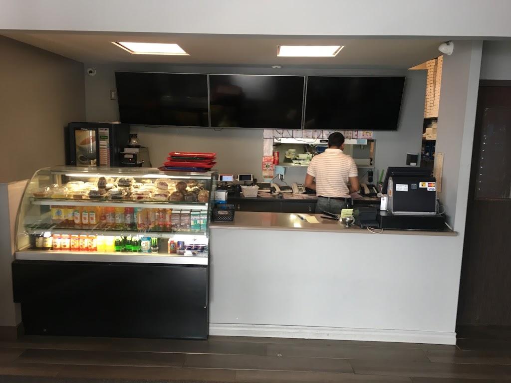 Restaurant Miramar en Folie | 5250 Rue Jarry E, Montréal, QC H1R 3A9, Canada | Phone: (514) 223-6602