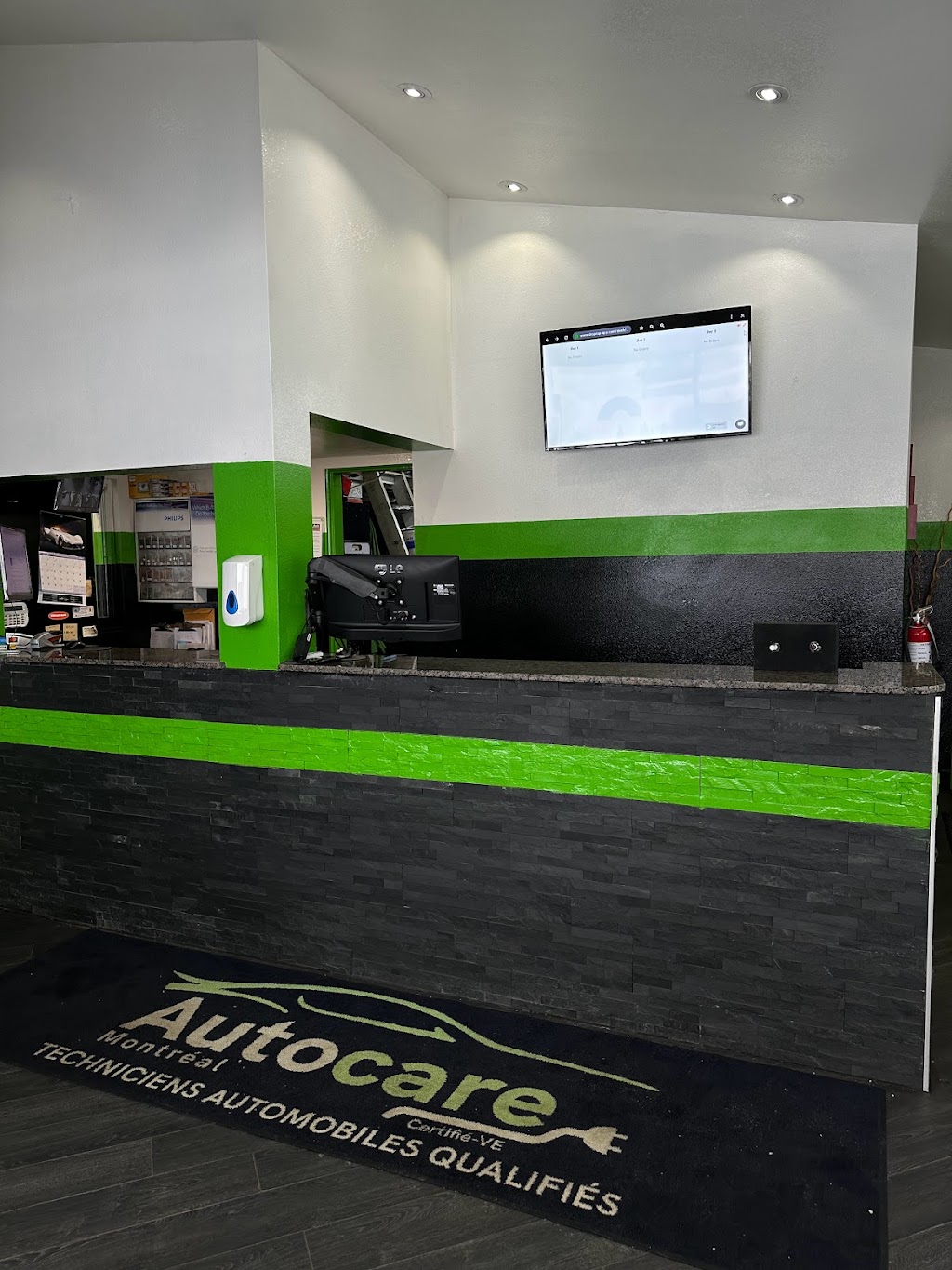 Autocare Express Montréal-Nord | 5660 Rue de Charleroi, Montréal, QC H1G 3A9, Canada | Phone: (514) 327-5053