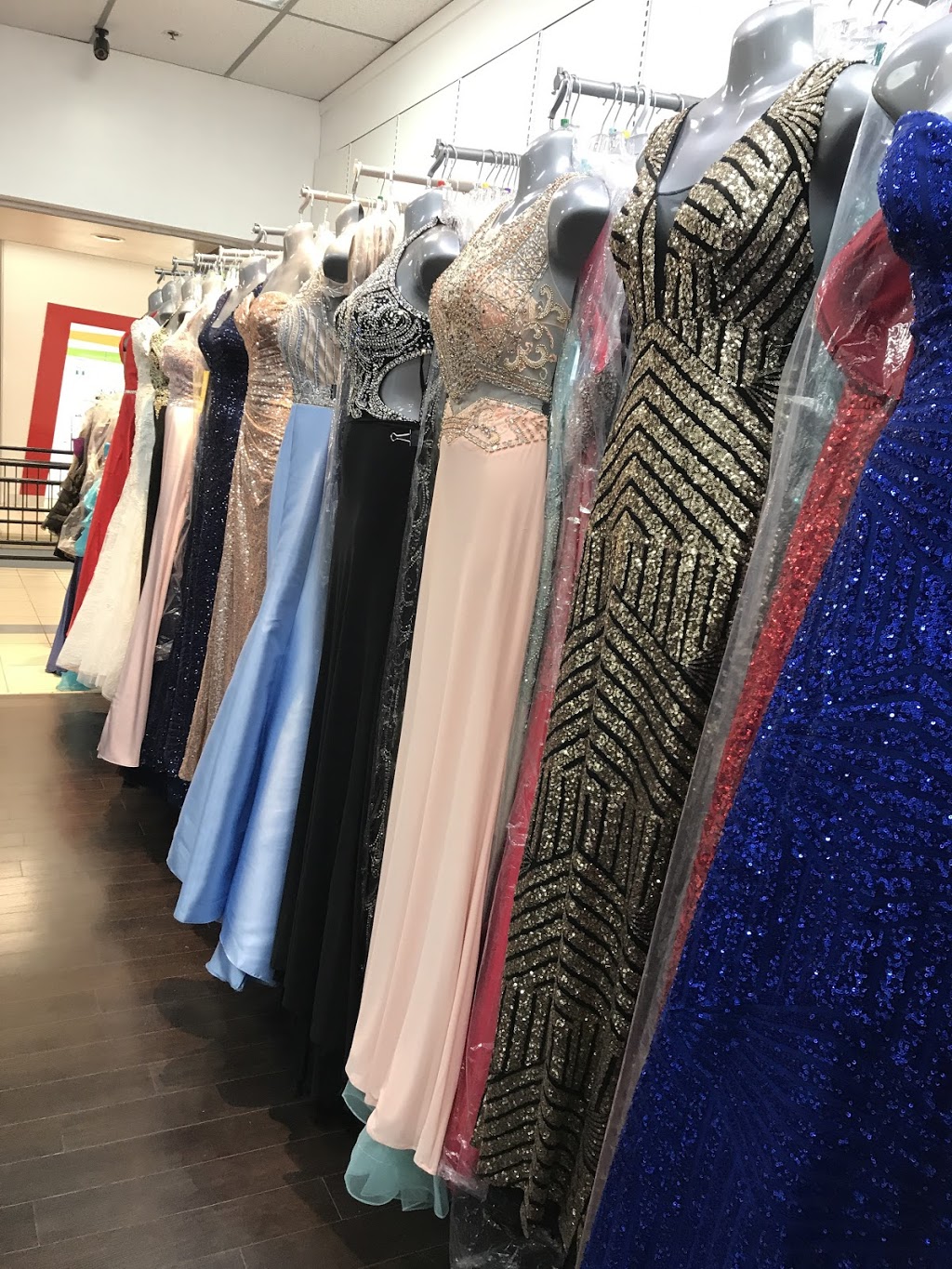 Cocos Couture | 499 Main St S #155c, Brampton, ON L6Y 1N7, Canada | Phone: (905) 267-0376