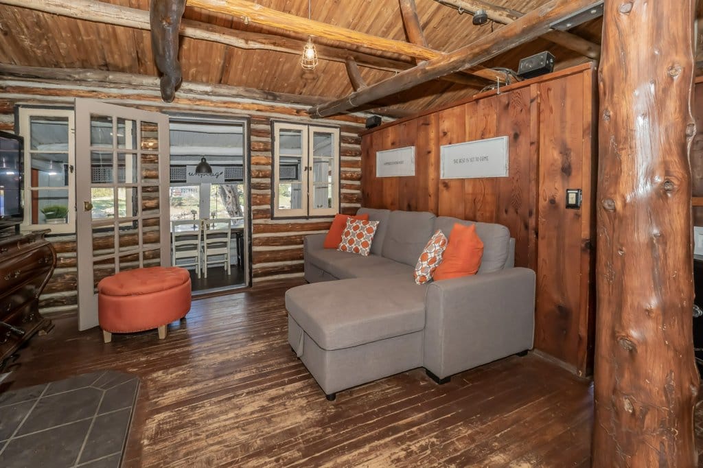 The Kittage | 2506 Channel Point Ln, Washago, ON L0K 2B0, Canada | Phone: (416) 523-2998