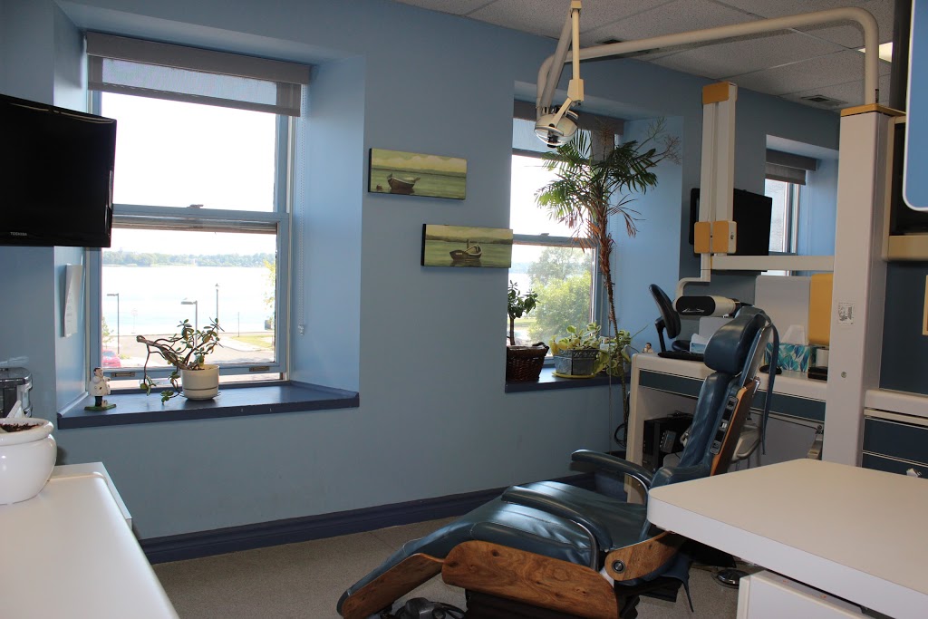 Dr Kim Hansen/Dr Lance McIntosh | 197 Water St W, Prescott, ON K0E 1T0, Canada | Phone: (613) 925-3428