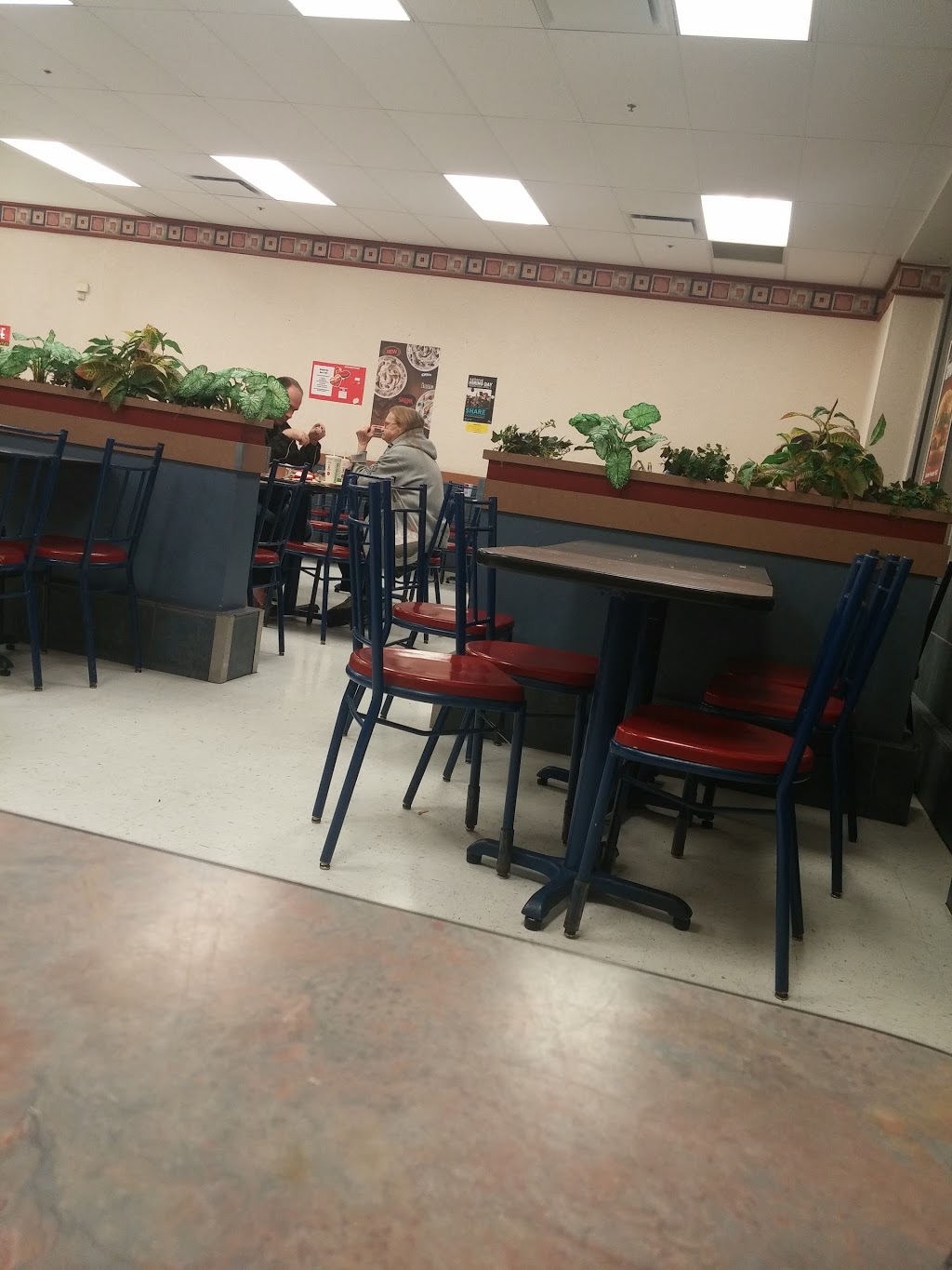 McDonalds | 7100 Tecumseh Rd E, Windsor, ON N8T 1E6, Canada | Phone: (519) 974-2587