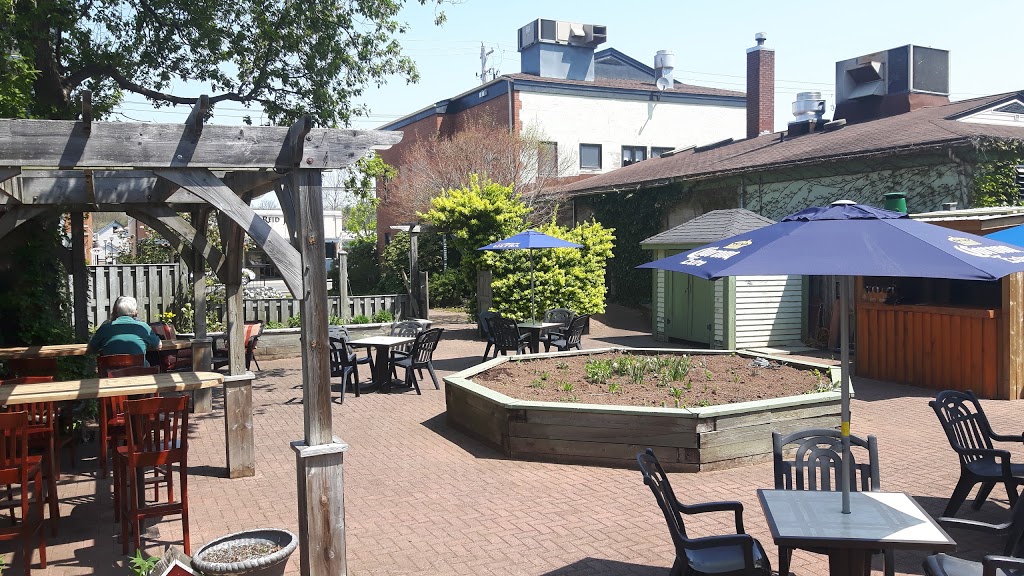 Kings Arm Pub | 390 Main St, Kentville, NS B4N 1K8, Canada | Phone: (902) 678-0066