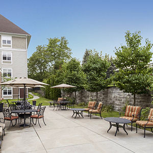 Seasons Retirement Communities | 344 Dufferin Ave, Trenton, ON K8V 5G9, Canada | Phone: (613) 965-1717