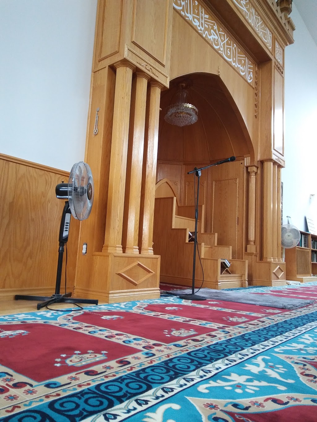 Jami Mosque | 1550 Dunbar Rd, Cambridge, ON N1R 8J5, Canada | Phone: (519) 740-6855
