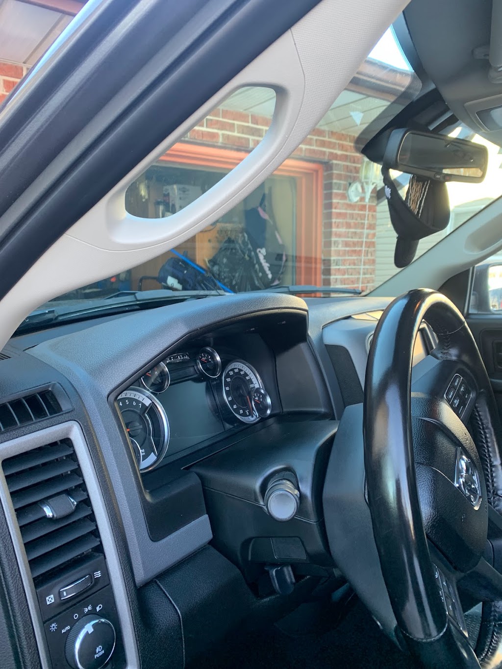 Luxury Details | 620 John St, Dunnville, ON N1A 1R6, Canada | Phone: (905) 864-5448