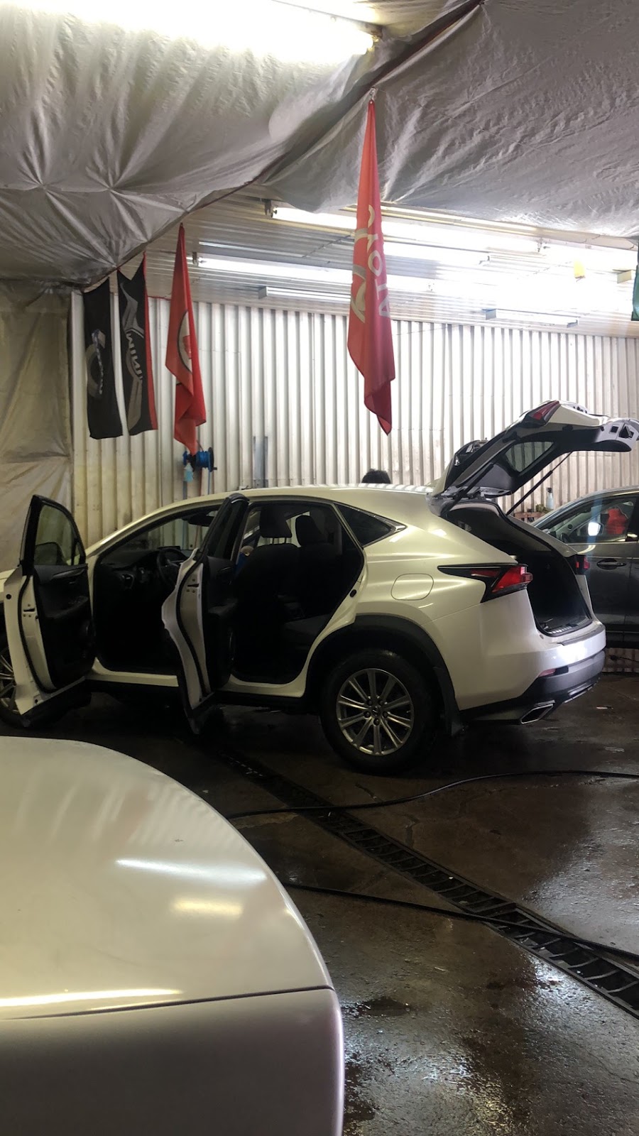 Griffintown Car Wash / Car Wash | 1335 Rue Barré, Montréal, QC H3C 1N3, Canada | Phone: (514) 549-3437