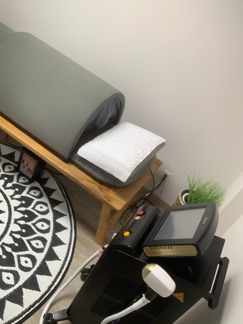 Everyday Body | 1166 S Service Rd W #104, Oakville, ON L6L 5T7, Canada | Phone: (647) 244-5351
