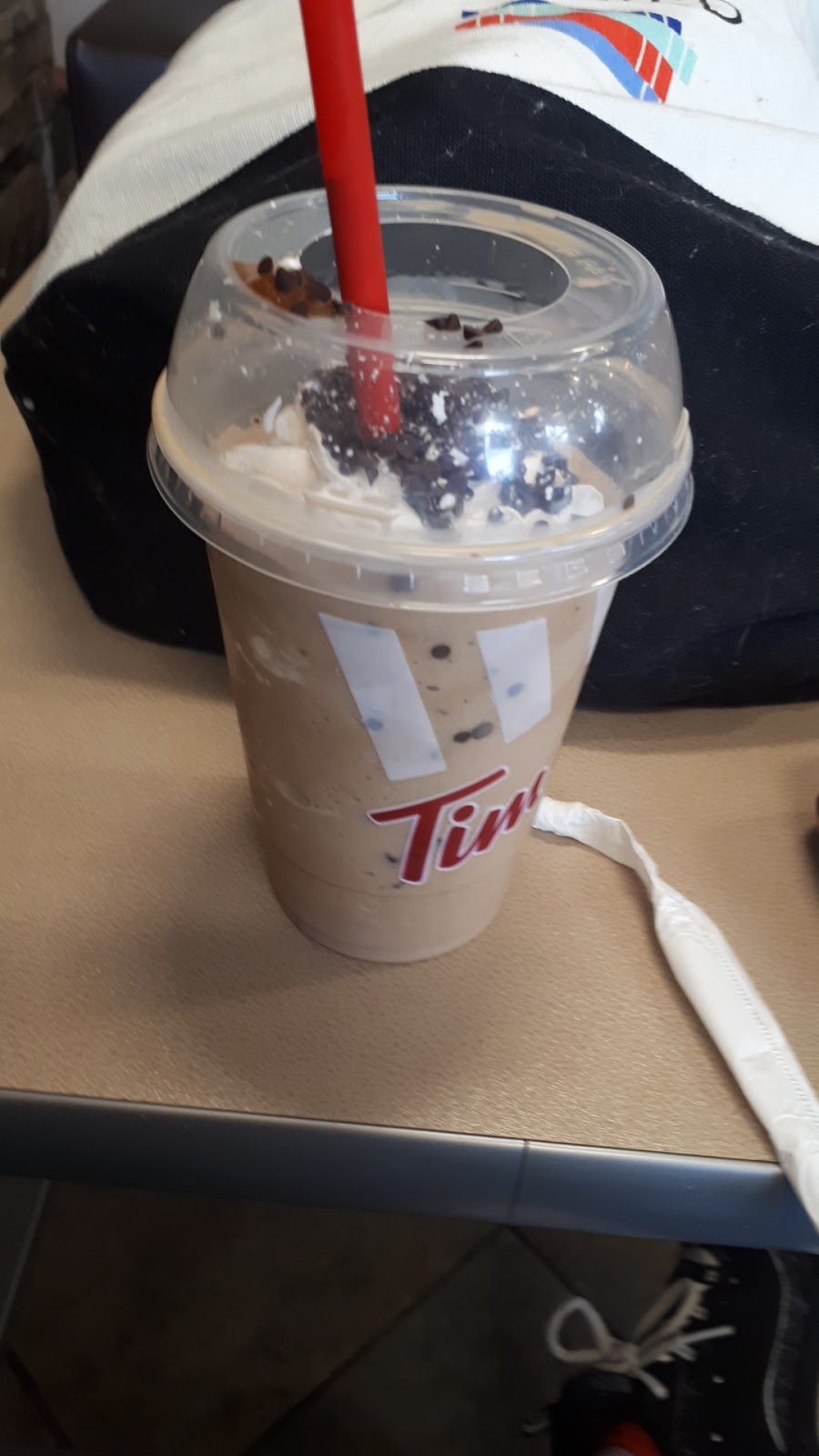 Tim Hortons | 2303 Lakeshore Rd W, Oakville, ON L6L 1H2, Canada | Phone: (905) 827-0738