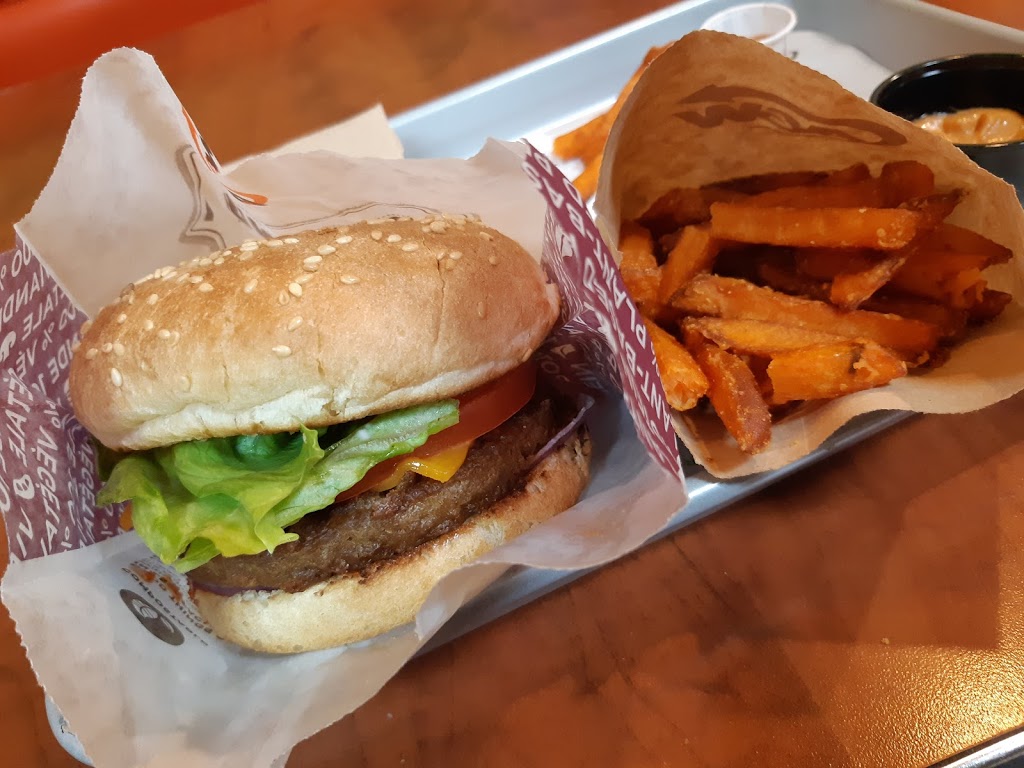 A&W Canada | 143 Mapleview Dr W, Barrie, ON L4N 9H7, Canada | Phone: (705) 735-4809