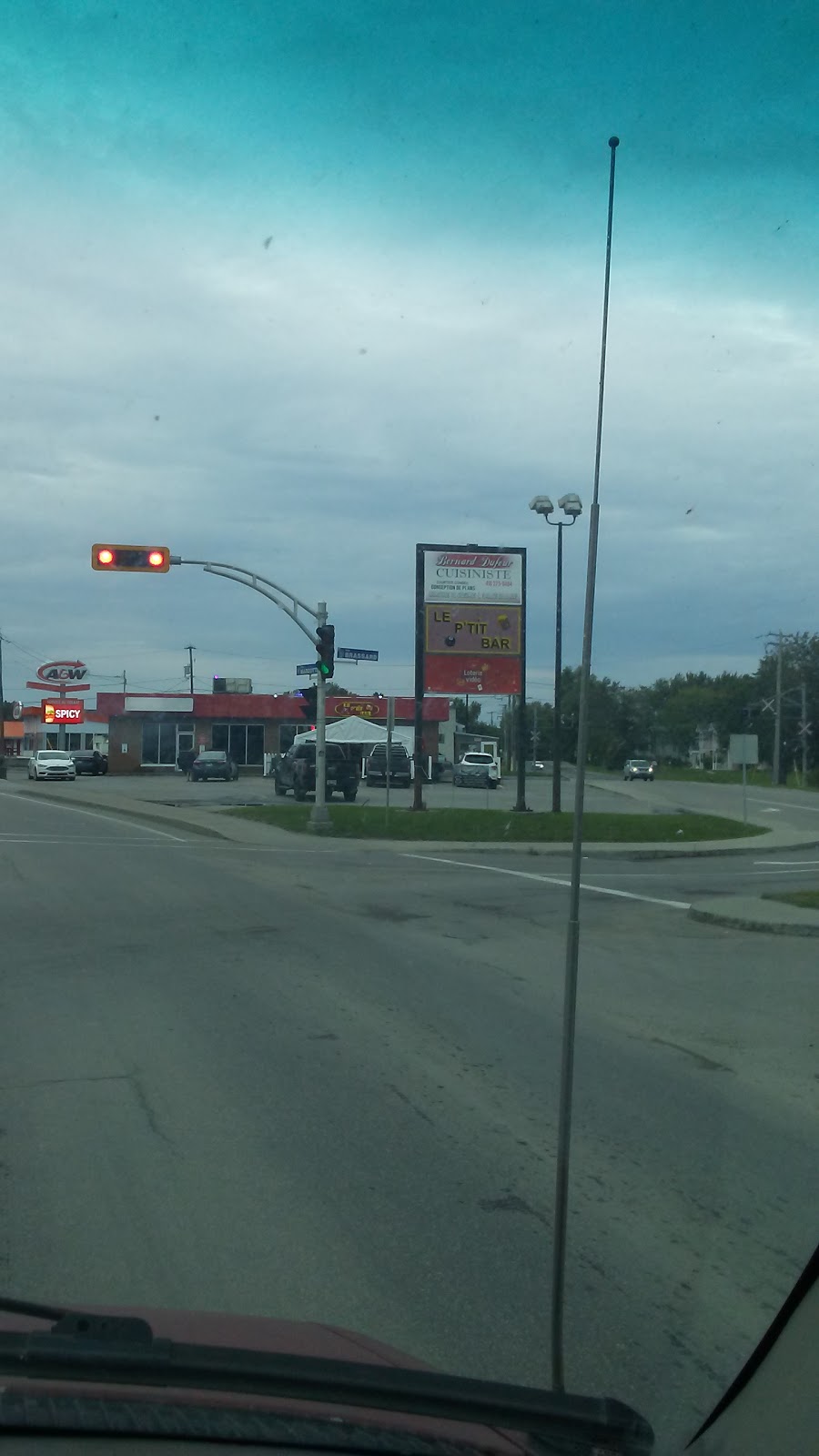 Le P’tit Bar - LE Spot en ville | Roberval, QC G8H 1Z6, Canada | Phone: (418) 275-2306
