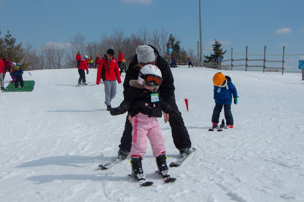 Earl Bales Ski & Snowboard Centre | 4169 Bathurst St, North York, ON M3H 3P8, Canada | Phone: (416) 395-7931