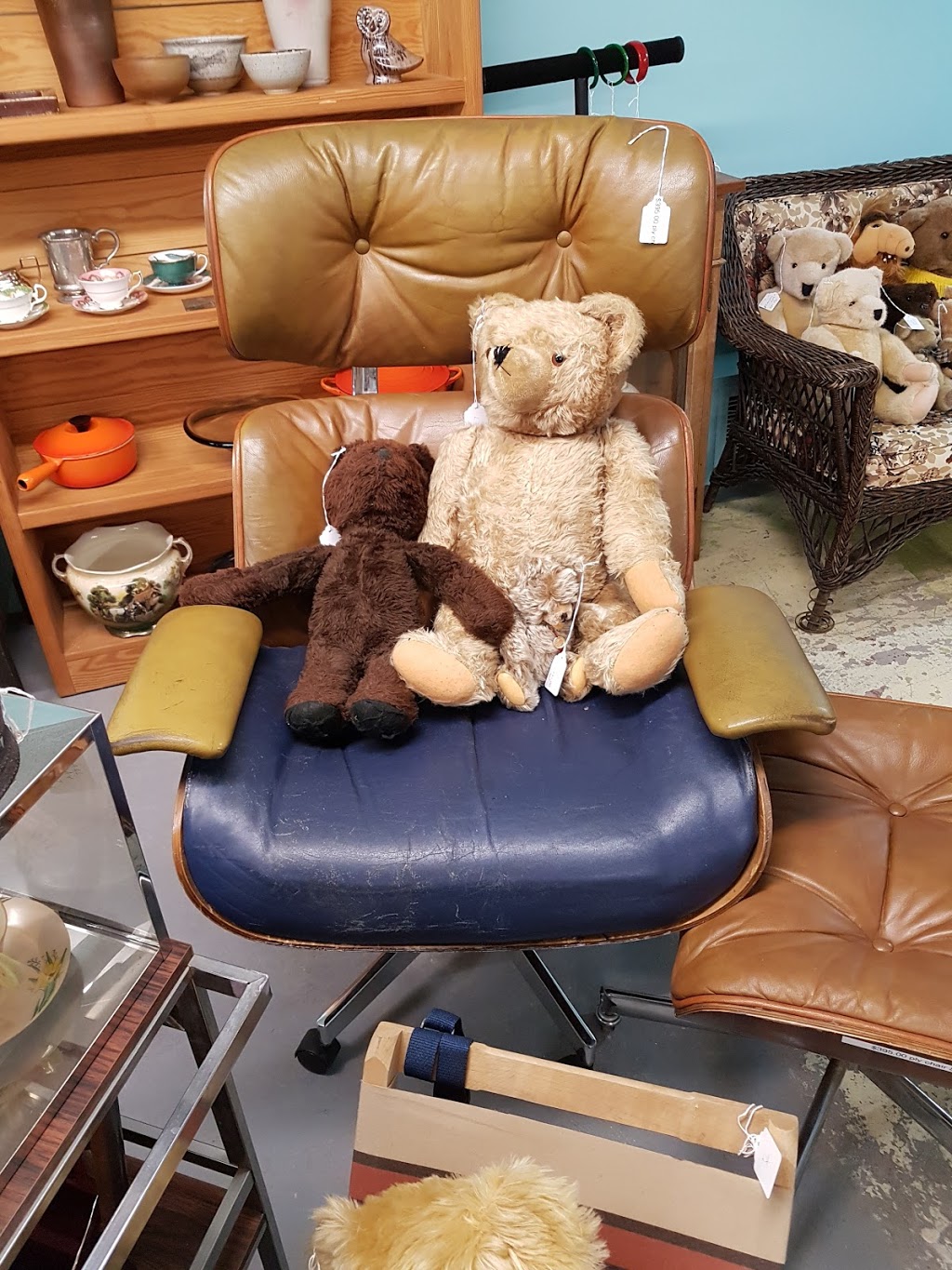 Sydney Claire Antiques and Collectibles | 14 King St E, Colborne, ON K0K 1S0, Canada | Phone: (289) 356-4858