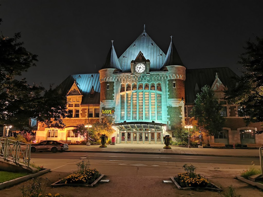 Terminus dautobus de la Gare du Palais | 320 Rue Abraham Martin, Québec, QC G1K 3X2, Canada | Phone: (418) 525-3000