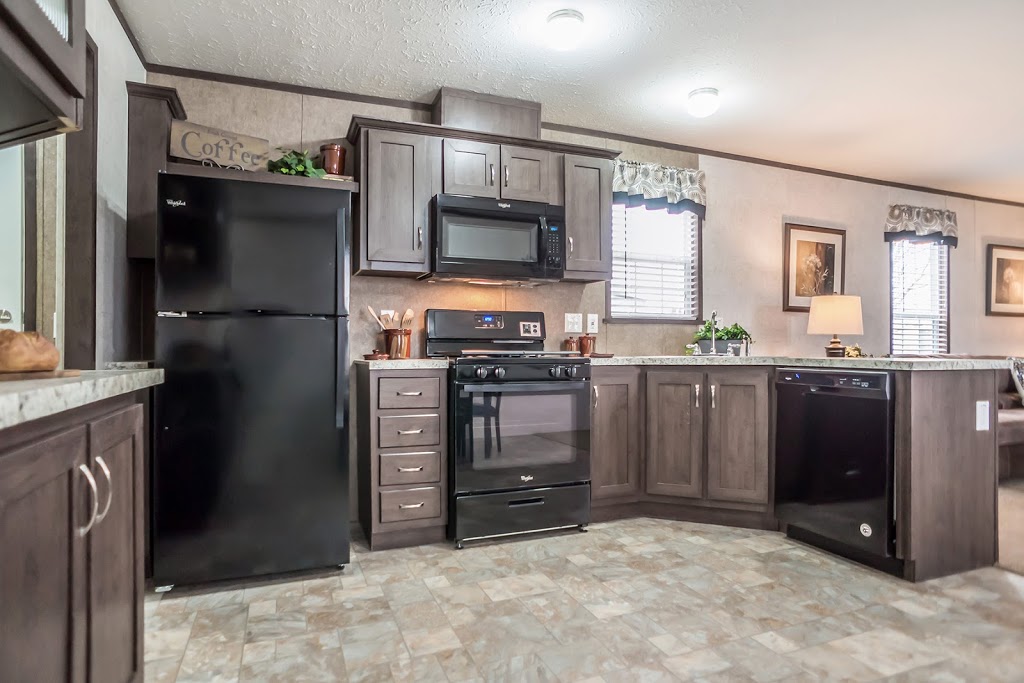 Pinewood on the Lake | 2109 Redwood Ave, Columbus, MI 48063, USA | Phone: (586) 430-5094
