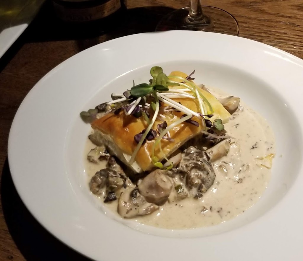 Restaurant LAngéluc | 480 Rue Saint-Denis, Saint-Alexandre, QC J0J 1S0, Canada | Phone: (450) 346-4393