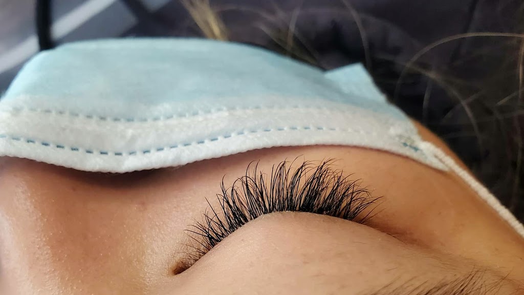 Mirabelle Lashes | 1377 Oxford St, Oshawa, ON L1J 3W7, Canada | Phone: (780) 350-8028