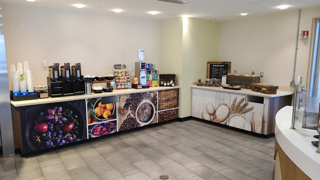 UB Cafeteria | 2000 Simcoe St N, Oshawa, ON L1G 0C5, Canada | Phone: (905) 721-2000