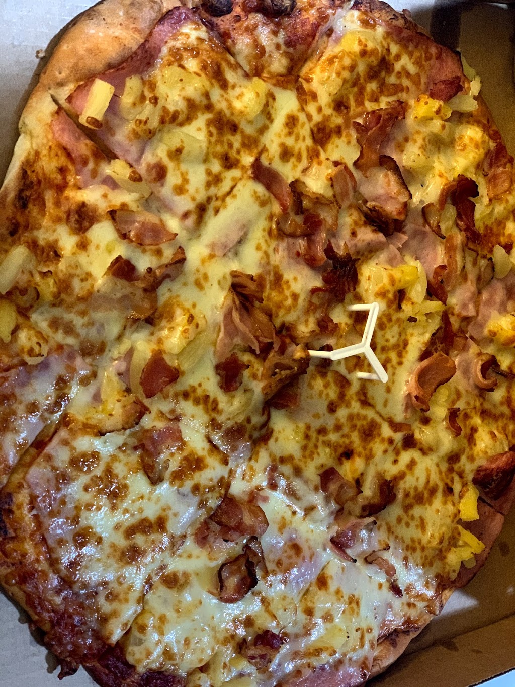 Santa Lucia Pizza Regent | 108 Regent Ave E, Winnipeg, MB R2C 0C1, Canada | Phone: (204) 888-5555