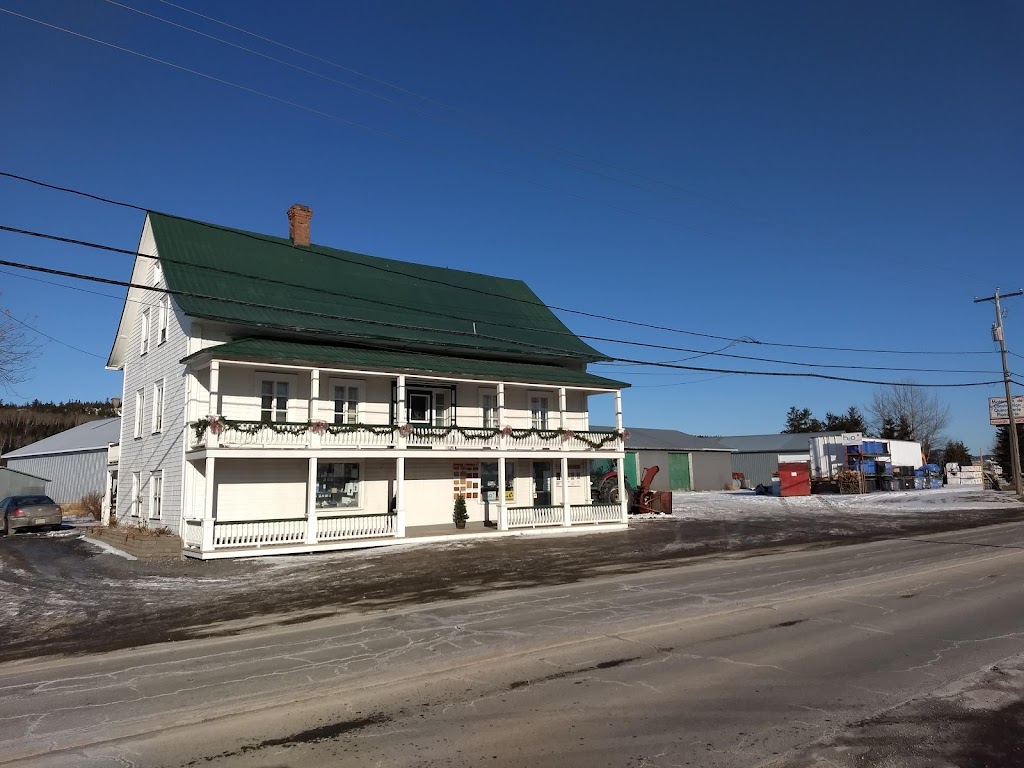 Matériaux Fernand Caron | 407 QC-132, Saint-Simon-de-Rimouski, QC G0L 4C0, Canada | Phone: (418) 738-2811