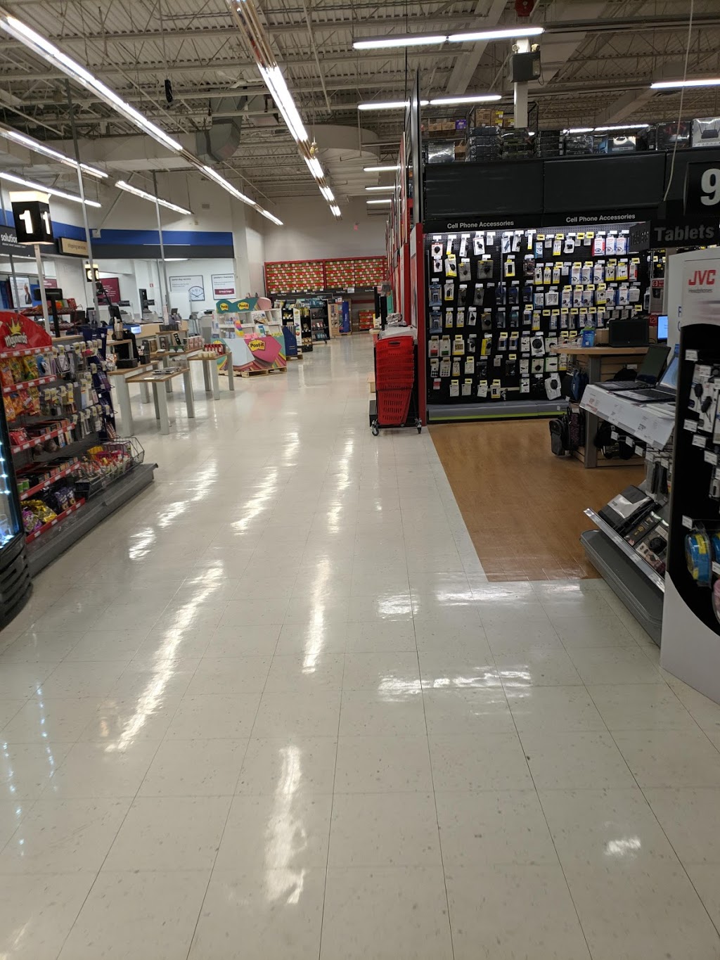 Staples | 332 Wellington Rd, London, ON N6C 4P6, Canada | Phone: (519) 645-7042