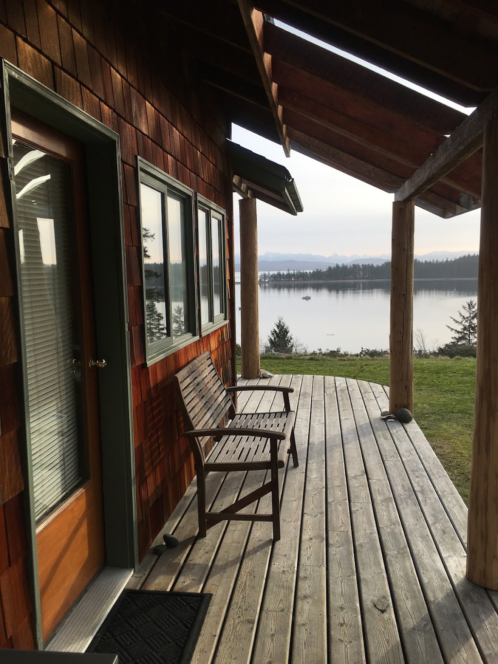 Luna Vista Cabin Rentals | 1436, 1430 Schooner Rd, Heriot Bay, BC V0P 1H0, Canada | Phone: (250) 285-3529