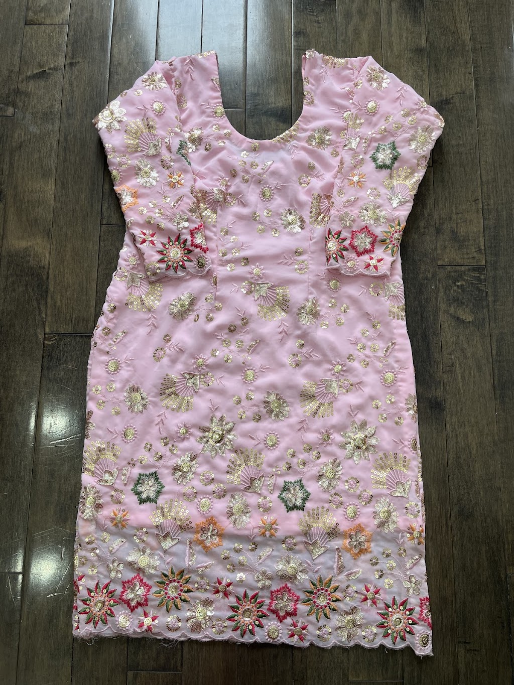 Stitching and alteration | Heartview Rd, Brampton, ON L6Z 0C9, Canada | Phone: (416) 540-1237