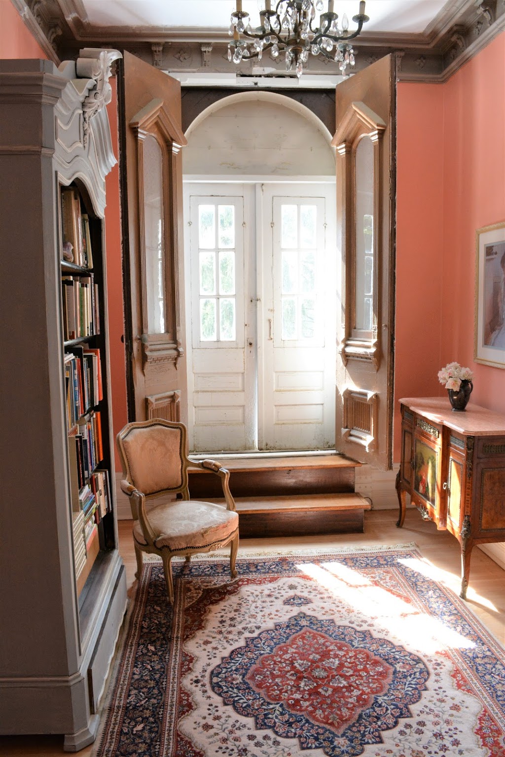 My Paris Apartment Antiques | 52 Ann St, Thamesville, ON N0P 2K0, Canada | Phone: (905) 745-6713