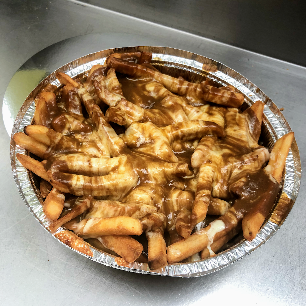 Lorenzos Pizzeria | 94 Montréal Rd, Vanier, ON K1L 6E6, Canada | Phone: (613) 562-0848