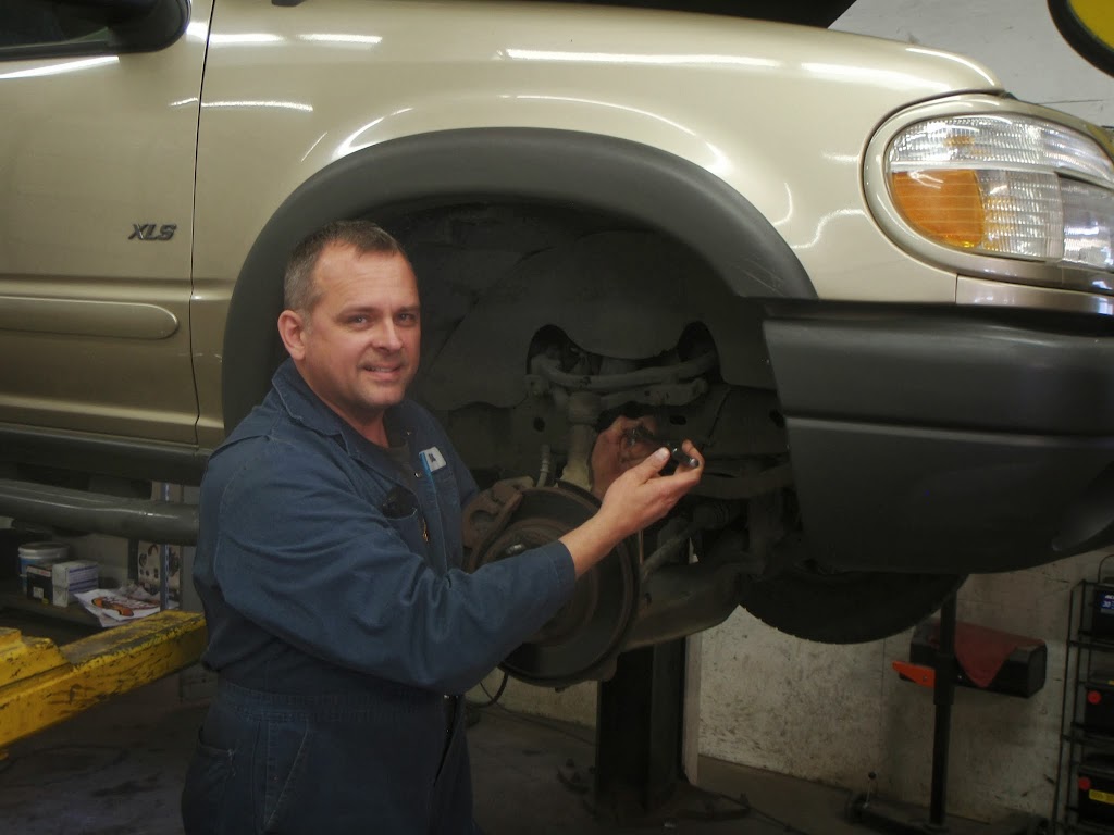 Parksville Car Clinic | 1343 Alberni Hwy Unit 19, Parksville, BC V9P 2B9, Canada | Phone: (250) 248-5422