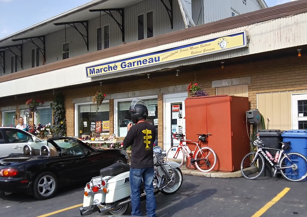 Marché Garneau | 132 Rue Principale, Saint-Fortunat, QC G0P 1G0, Canada | Phone: (819) 344-5656