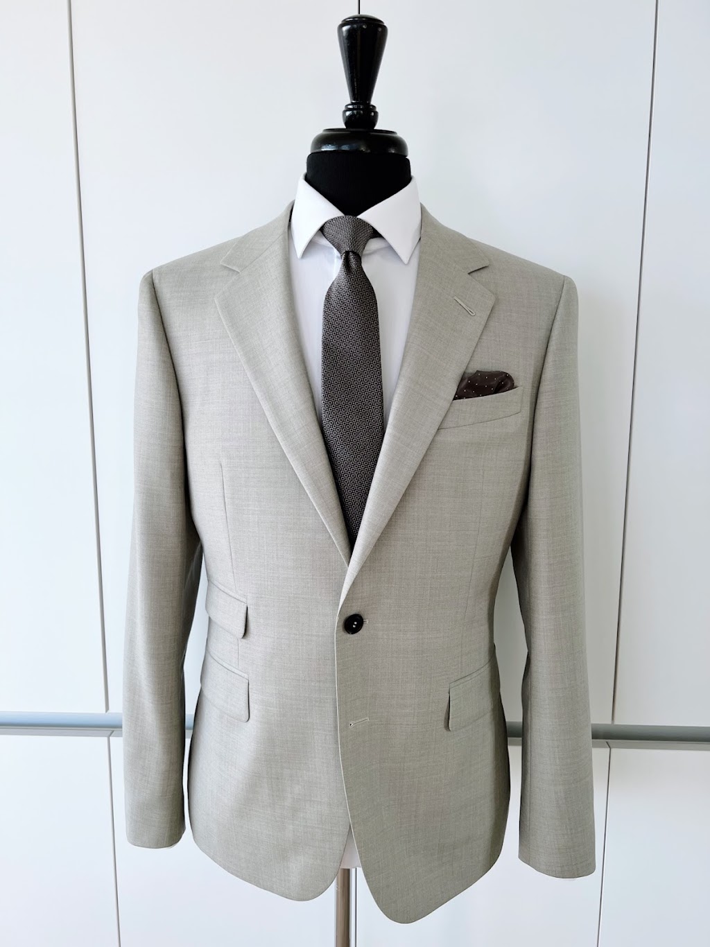 GLORIUS - CUSTOM SUITS | 151 De la, Rue de la Rotonde, Verdun, QC H3E 0E1, Canada | Phone: (819) 446-3232