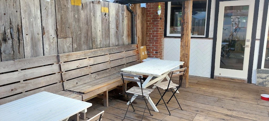 Hide + Seek Coffee Fairfield | 1839 Fairfield Rd, Victoria, BC V8S 1G9, Canada | Phone: (778) 265-0642