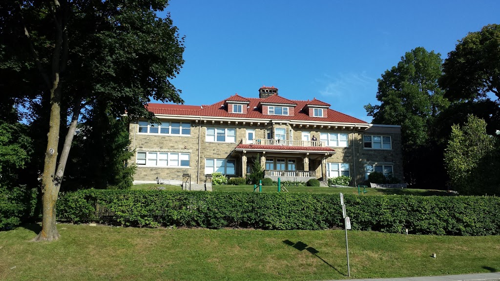 The Study | 3233 The Boulevard, Westmount, QC H3Y 1S4, Canada | Phone: (514) 935-9352