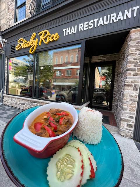 Sticky Rice Thai Restaurant | 12 Queen St E, Cambridge, ON N3C 2A6, Canada | Phone: (548) 288-4248
