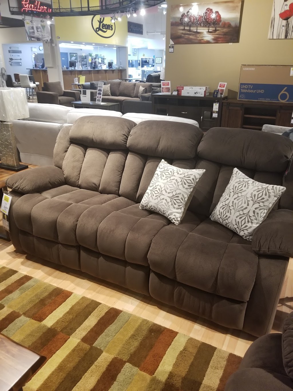 Leons Furniture | R.R. #2, Hwy #40 N, Chatham-Kent, ON N7M 5J2, Canada | Phone: (519) 351-4616
