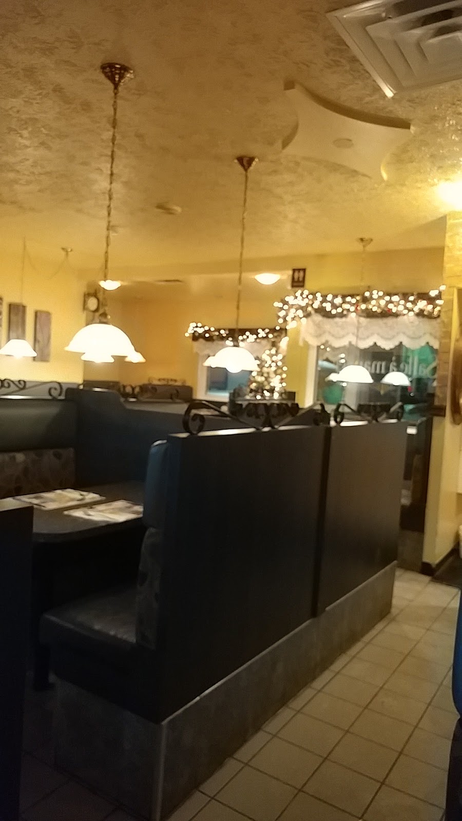 Restaurant Chez Ti-Poil | 392 Rte 153, Saint-Tite, QC G0X 3H0, Canada | Phone: (418) 365-6680