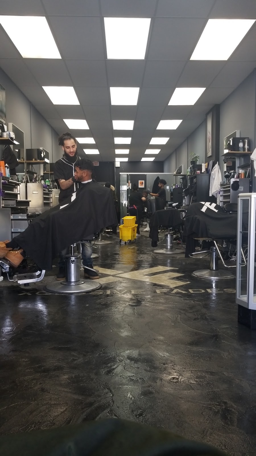 Xclusive Fades Richmond Hill | 24 Levendale Rd, Richmond Hill, ON L4C 4H2, Canada | Phone: (905) 237-3427