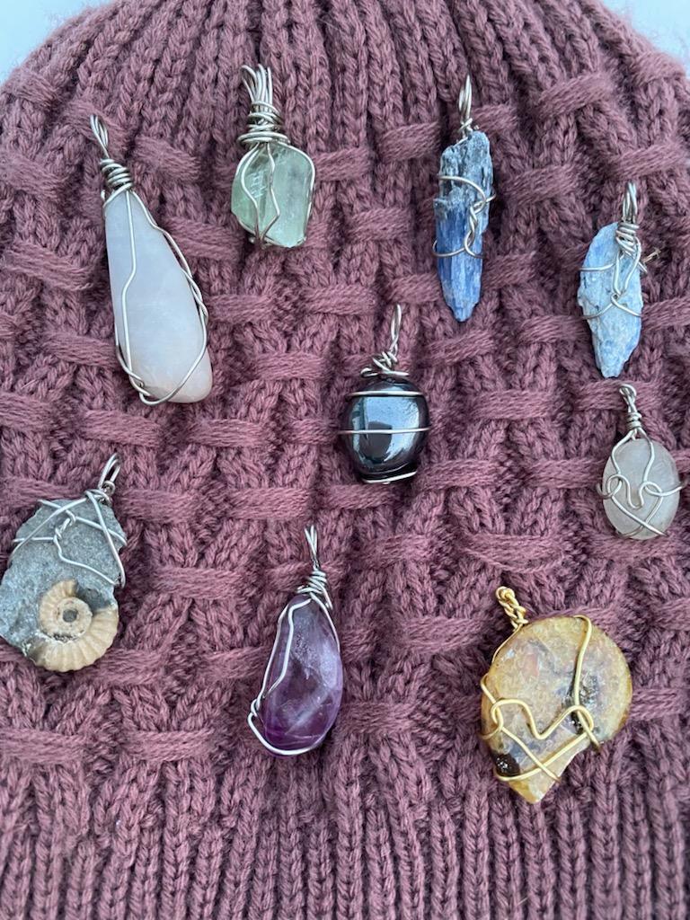 A Rock n Gem Shop | 340 Centre St SW, Glenwood, AB T0K 2R0, Canada | Phone: (403) 892-2065