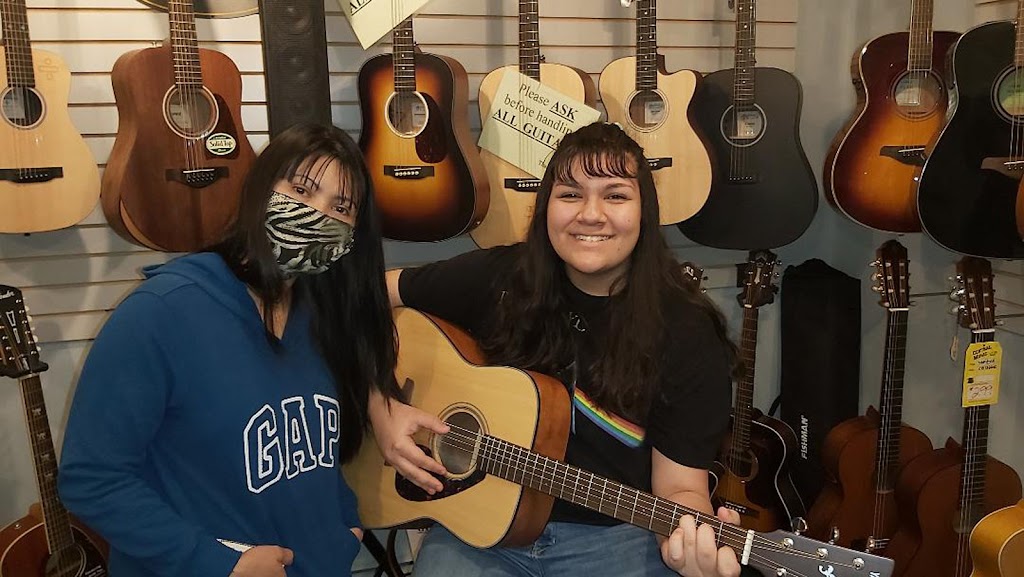 Central Music | 252 E Main St, Welland, ON L3B 3W9, Canada | Phone: (905) 732-4885