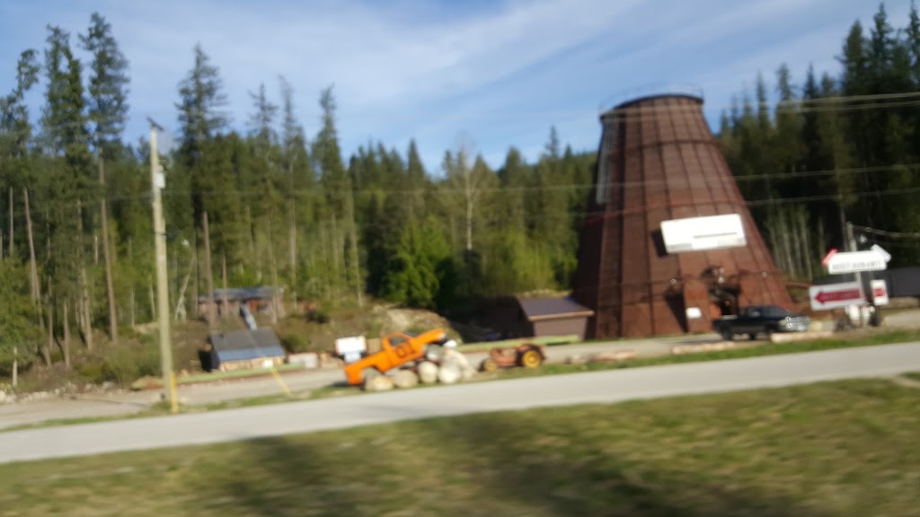 Malakwa Supermarket | 4270 Oxbow Frontage Rd, Malakwa, BC V0E 2J0, Canada | Phone: (250) 836-4700