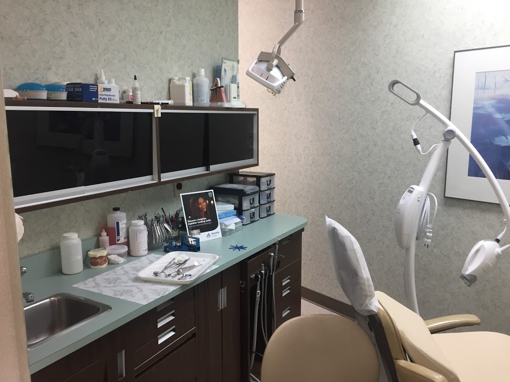 Yonge & 407 Family Dentistry | 8131 Yonge St unit 202, Thornhill, ON L3T 2C6, Canada | Phone: (905) 731-8858