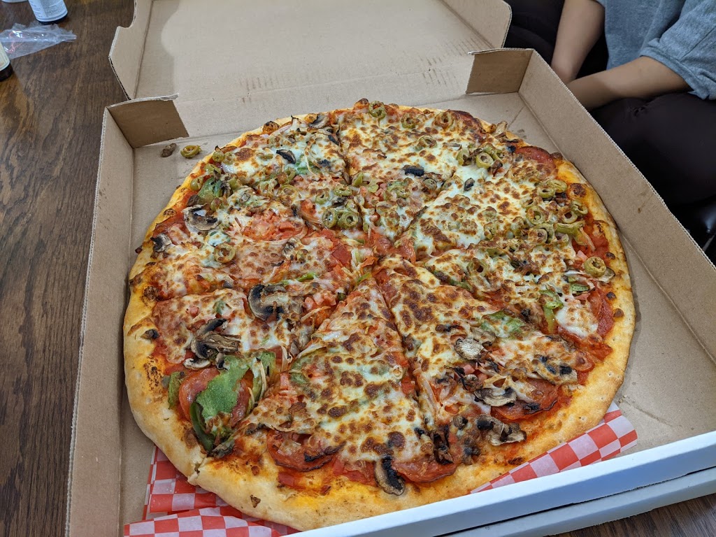 Woody Burger & Pizzeria | 102 Ottawa St E, Havelock, ON K0L 1Z0, Canada | Phone: (705) 778-1010