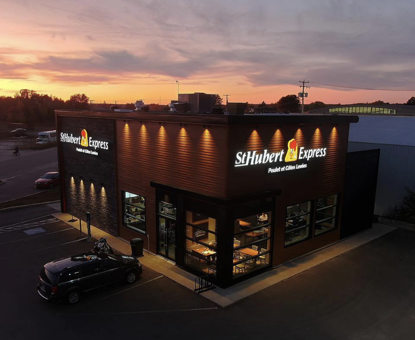Express St-Hubert | 1780 Rue des Mélèzes, Dolbeau-Mistassini, QC G8L 3M8, Canada | Phone: (418) 979-1334