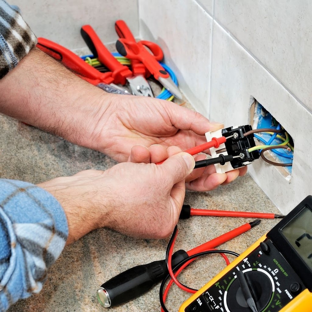 Electrician Experts Chilliwack | 45922 Higginson Rd, Chilliwack, BC V2R 2C7, Canada | Phone: (604) 332-9766