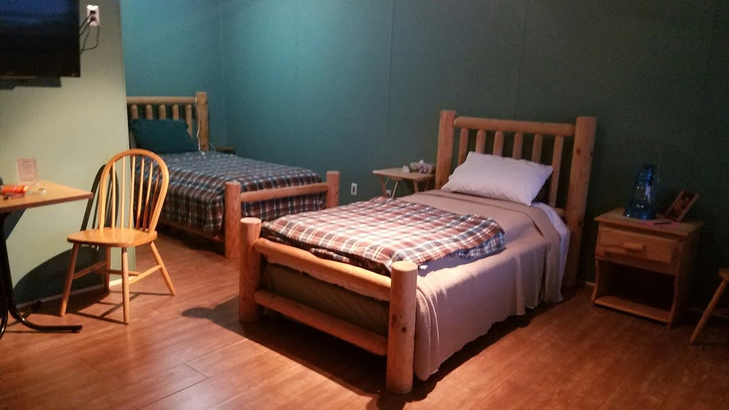 Colony Motel | 6077 Pointe Tremble Rd, Algonac, MI 48001, USA | Phone: (810) 794-5974