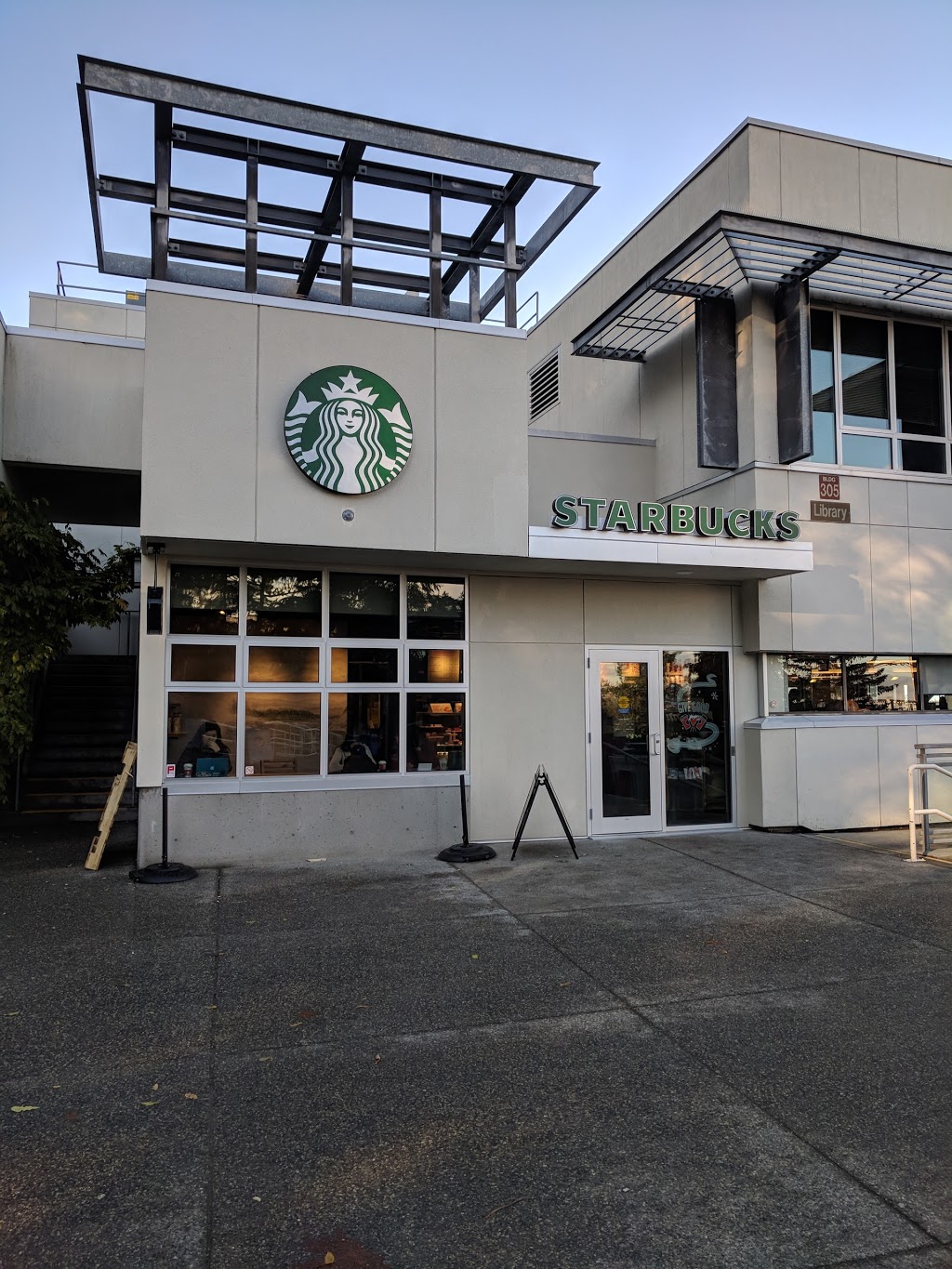 Starbucks | 900 Fifth St, Nanaimo, BC V9R 5S5, Canada | Phone: (250) 740-6587