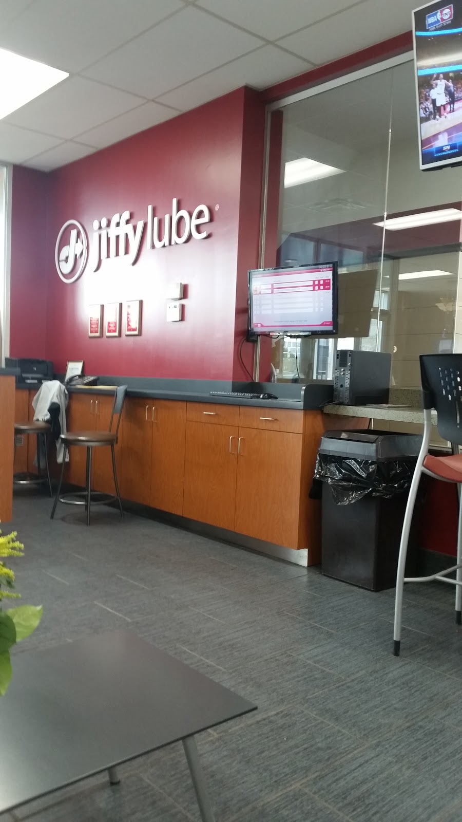 Jiffy Lube | 1227 Appleby Line, Burlington, ON L7L 5H9, Canada | Phone: (905) 315-7757