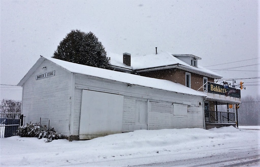 Bakkers General Store | 1004 Manotick Station Rd, Manotick Station, ON K4M 1B2, Canada | Phone: (613) 822-1659